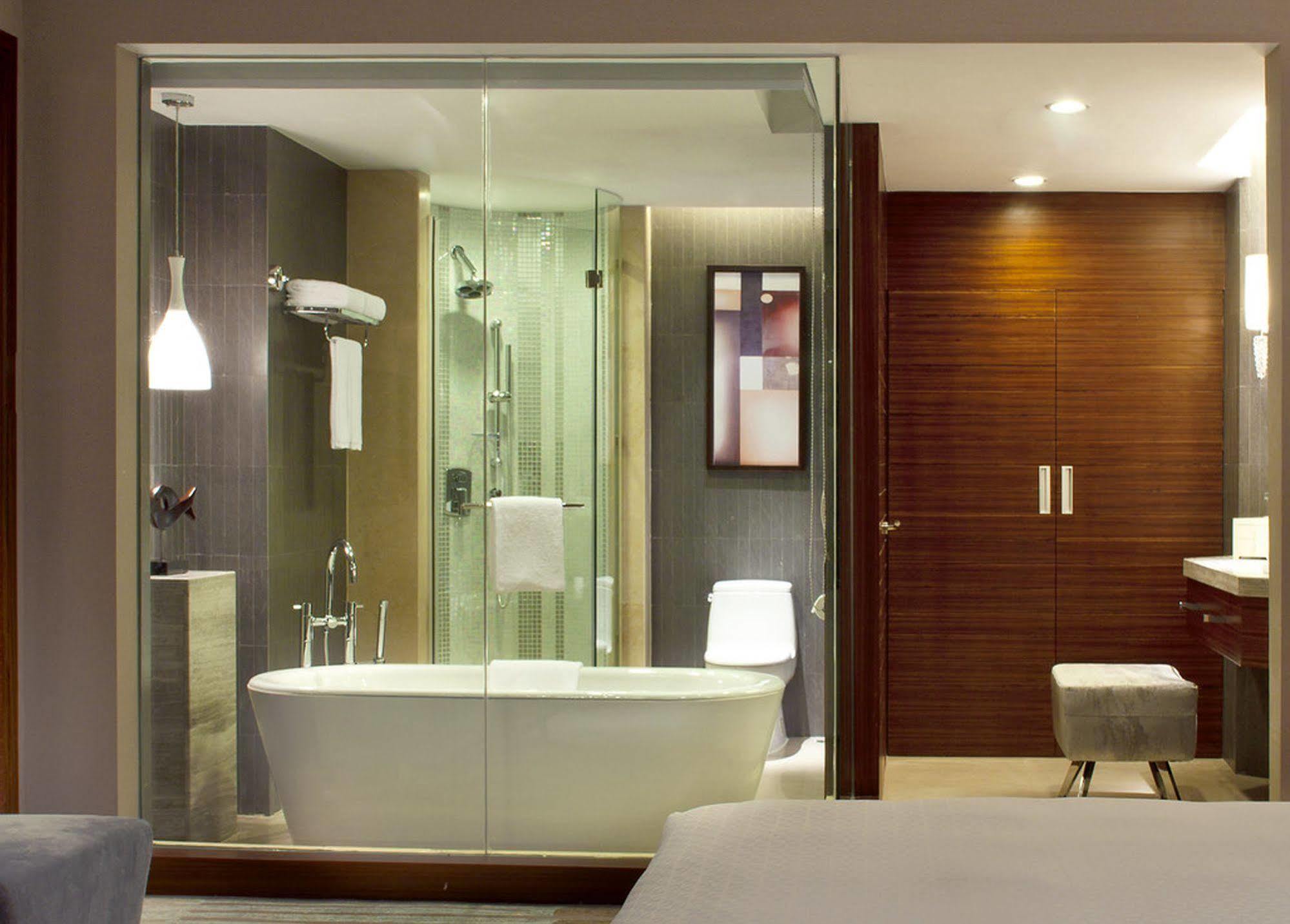 Four Points By Sheraton Taicang Buitenkant foto