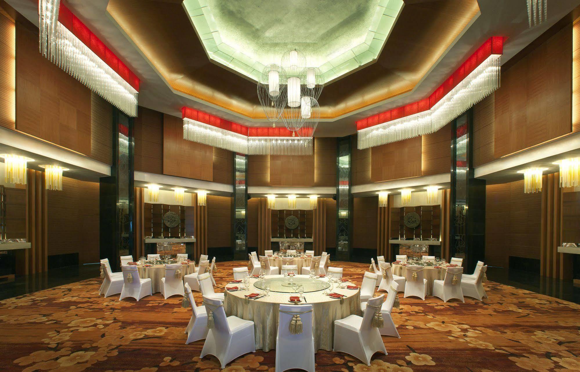Four Points By Sheraton Taicang Buitenkant foto
