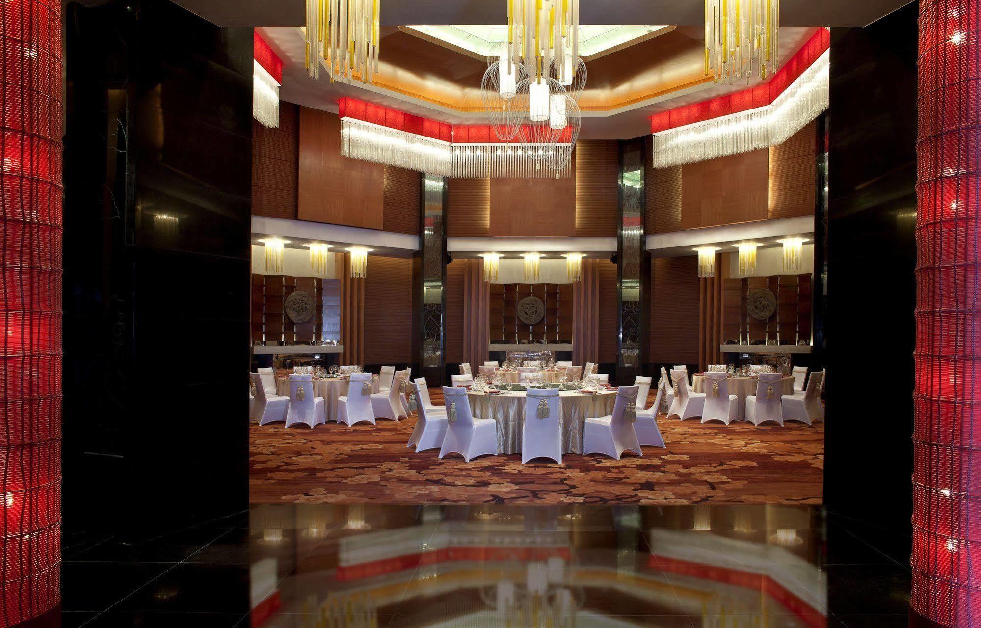 Four Points By Sheraton Taicang Buitenkant foto